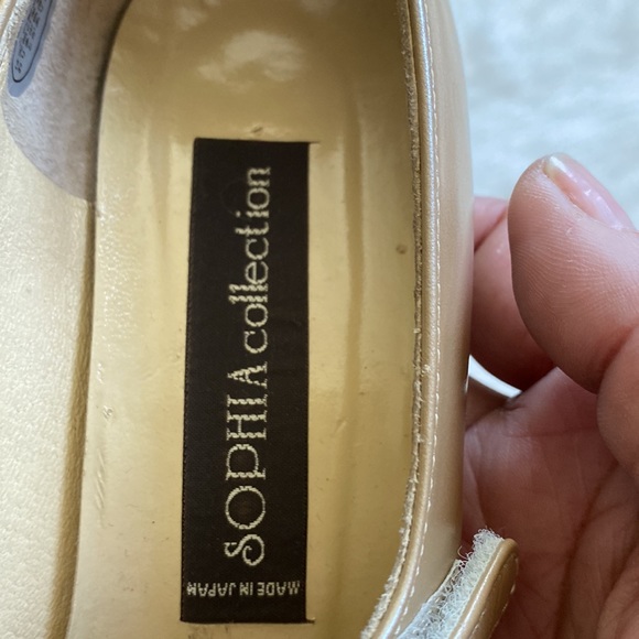 Champagne womens heeled Mary Jane metallic formal elegant shoes, size 23 US: 6.5 - Picture 11 of 13